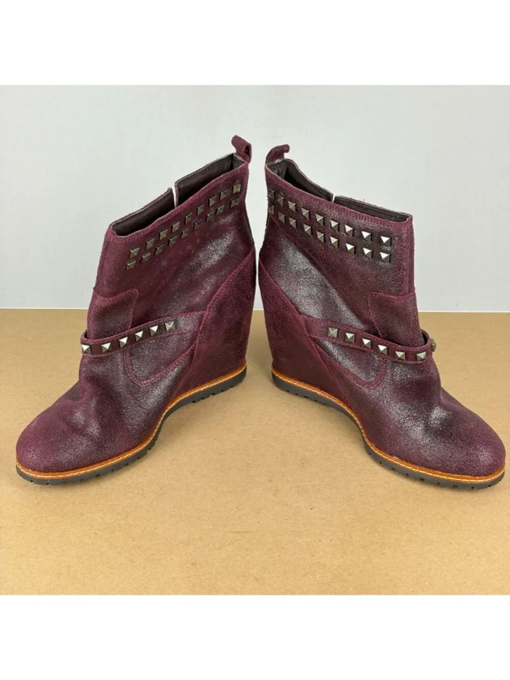 Skechers SKCH+3 Leather Studded Hidden Wedge Boots Womens 9.5 Burgundy Pull On